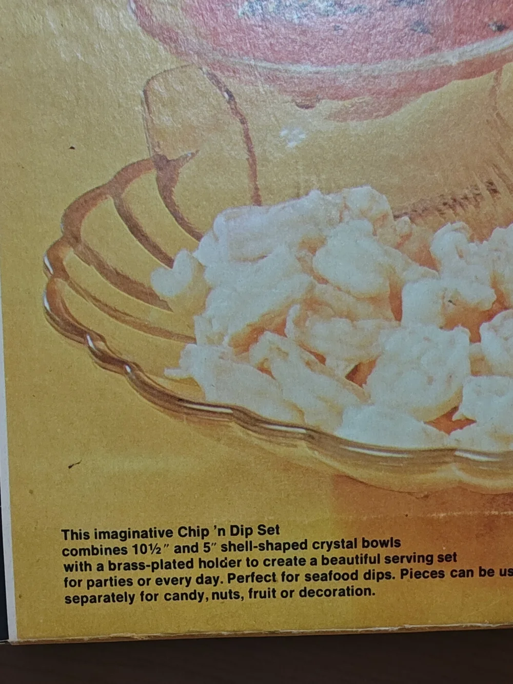 vintage 3-piece Jeannette crystal chip and dip set includes a 10.5-inch seashell
